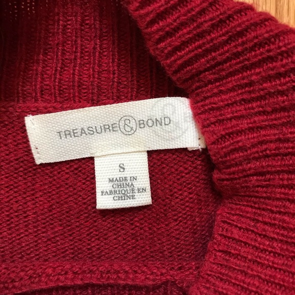 Red mock-neck sweater! - Picture 4 of 4